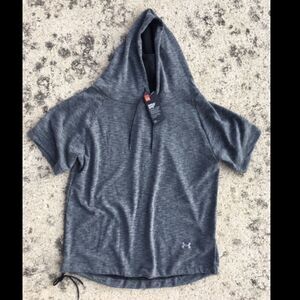 NWT Under Armour loose short sleeve hoodie. XS